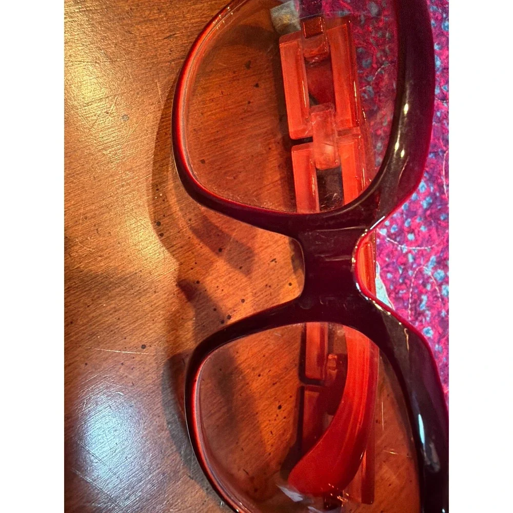 Y2K Retro Oversized Square Sunglasses Two Tone Red Chain Link 8208 Office Siren